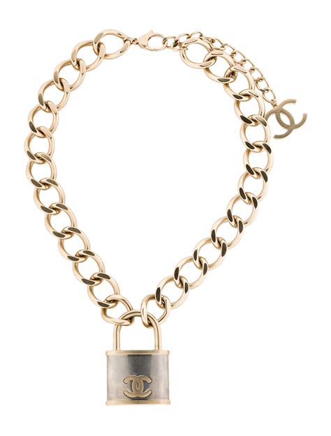 chanel chain padlock necklace